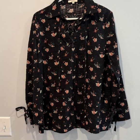 easel Tops - Brand new! Easel Black Floral Lace-Up Top